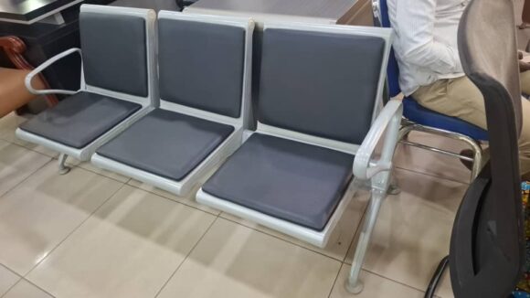 3-Seater Padded Metal Waiting Chair – Silver Frame with Grey Cushions